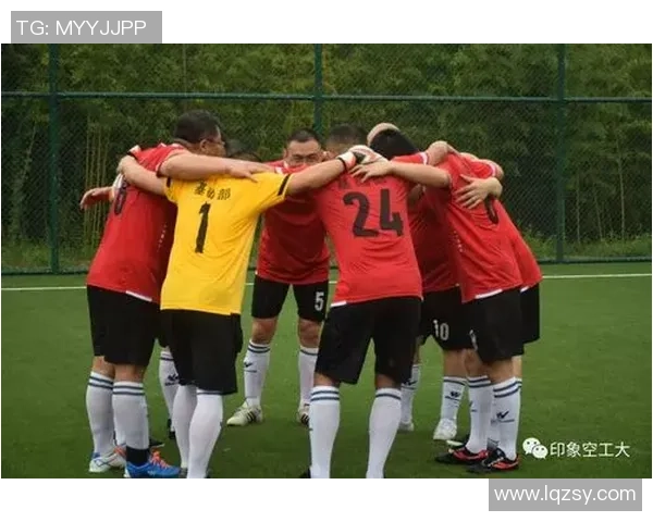 昔日绿茵豪杰再聚首共忆辉煌岁月畅谈足球人生 昔日绿茵豪杰再聚首共忆辉煌岁月畅谈足球人生