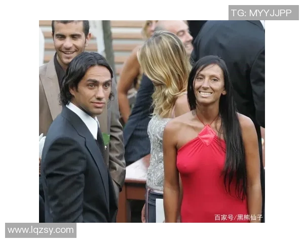 足球巨星们每天换衣如换场,时尚与球技齐飞的秘密揭秘